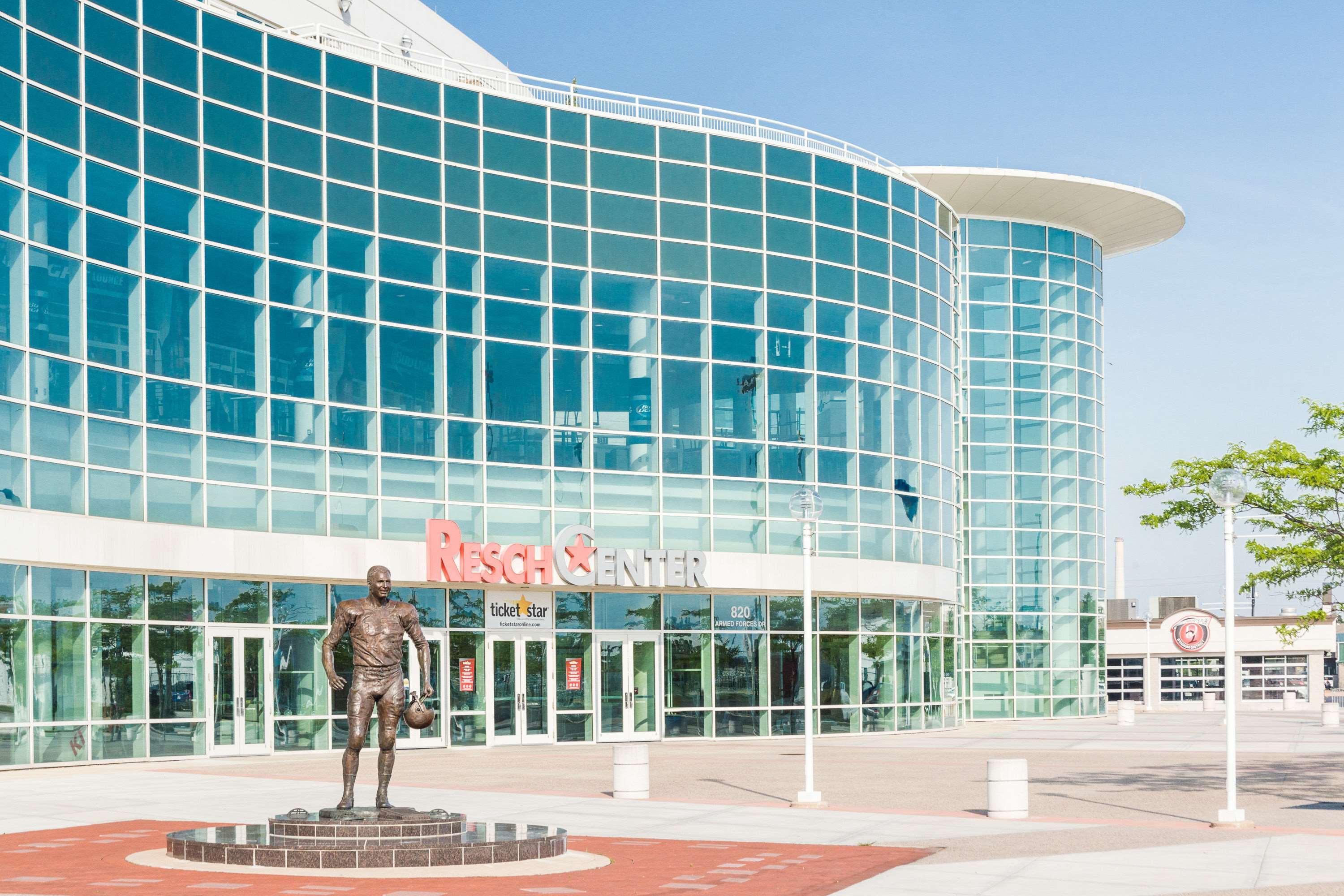 Super 8 By Wyndham Green Bay Near Stadium Exterior photo